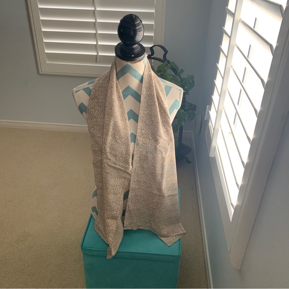 Original Gucci silk scarf 🧣. - Picture 2 of 5